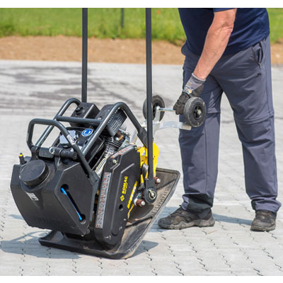 Виброплита Bomag BP 25/50 (прямоходная) Виброплита Bomag BP 25/50 (прямоходная)