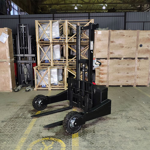 Самоходный штабелер OXLIFT AX 1516RT 1600 мм 1500 кг Самоходный штабелер OXLIFT AX 1516RT 1600 мм 1500 кг