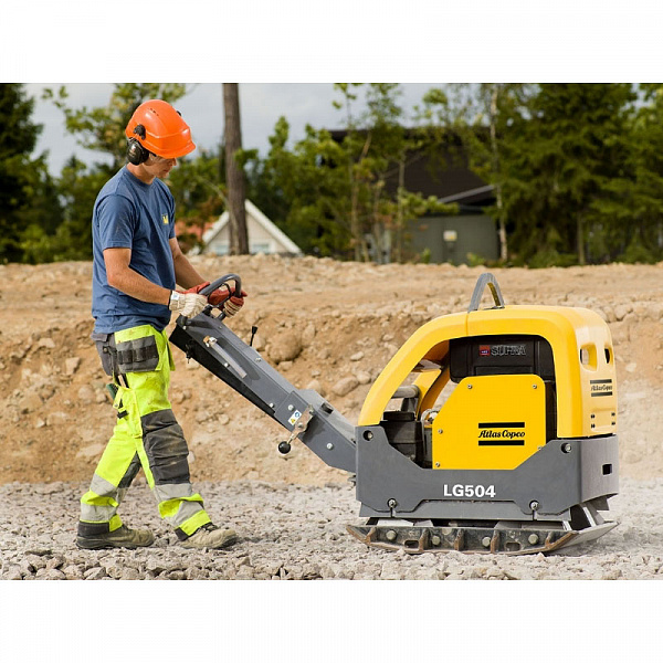 Виброплита реверсивная Atlas Copco LG 504 DEW (550 (75)x900, Hatz 1D81Z) Виброплита реверсивная Atlas Copco LG 504 DEW (550 (75)x900, Hatz 1D81Z)